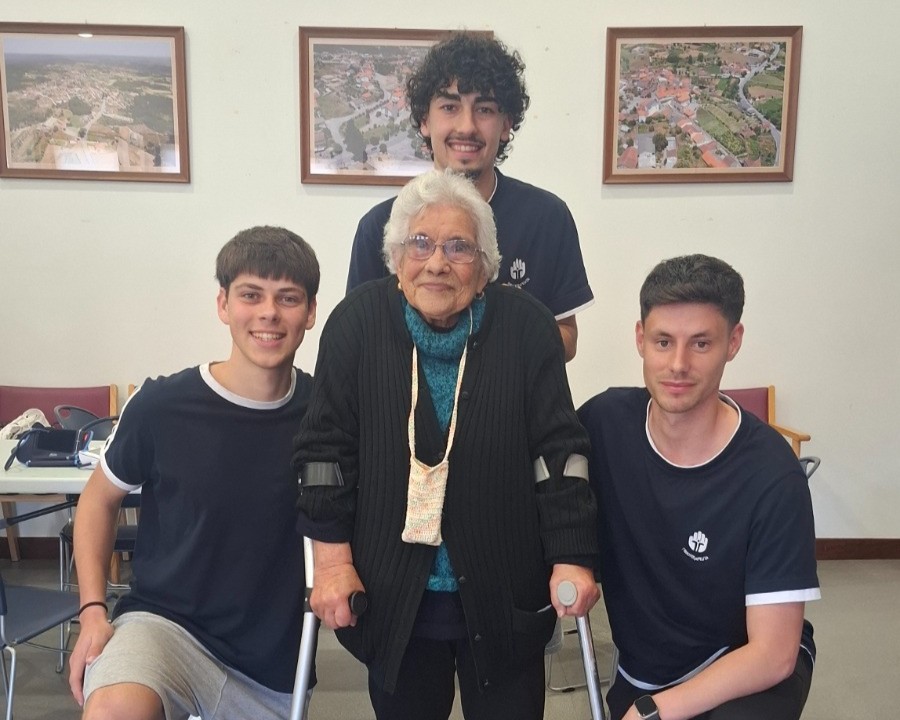 Visita dos alunos de Fisioterapia da Escola Superior de Saúde Jean Piaget de Viseu